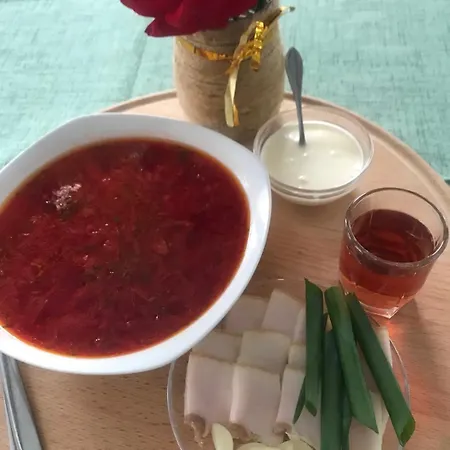 у олега-родинний двір