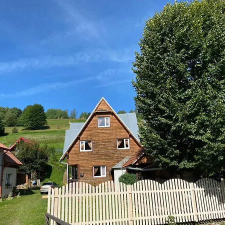 у олега-родинний двір 3* Verkhne-Studenyy