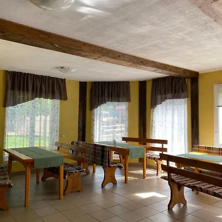 Guest house у олега-родинний двір Verkhne-Studenyy