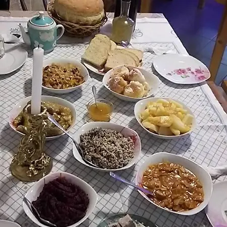 у олега-родинний двір