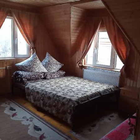 בית הארחה у олега-родинний двір