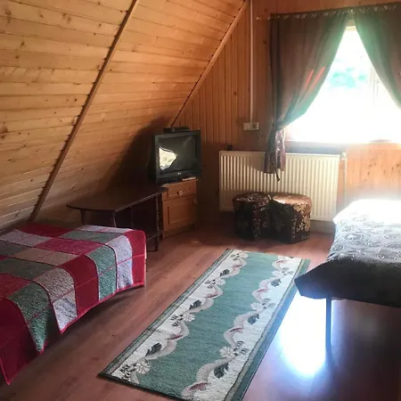 у олега-родинний двір 3* Verkhne-Studenyy