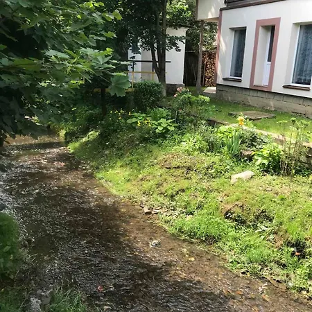 у олега-родинний двір 3* Verkhne-Studenyy