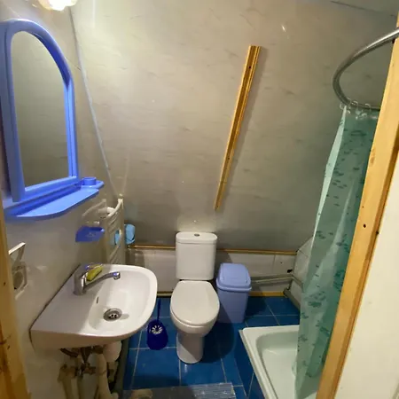 у олега-родинний двір בית הארחה Verkhne-Studenyy